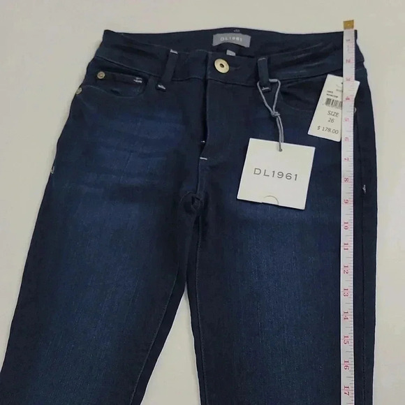 DL1961 Amanda Petite Low- Rise Skinny In Moscow - Picture 4 of 13